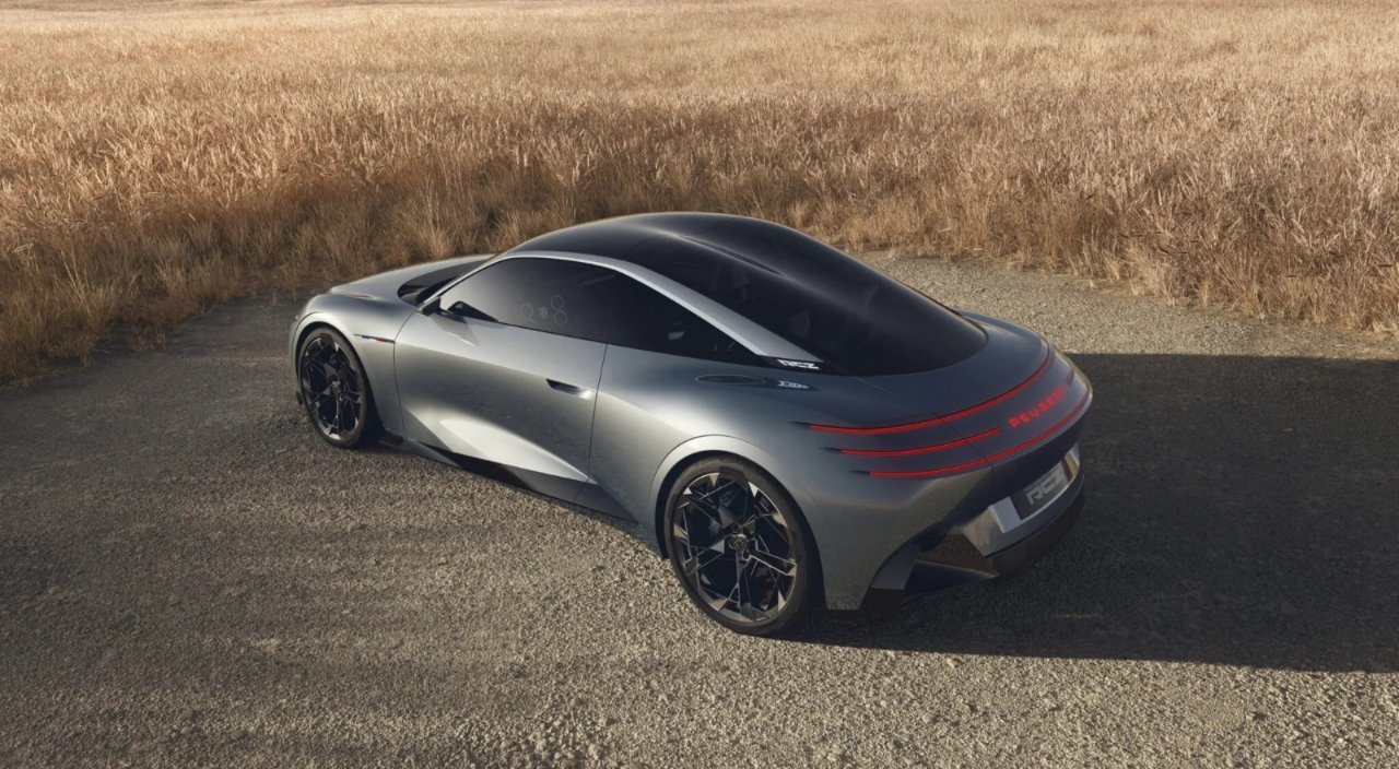 600 km menzil, 10 dakikada şarj! Peugeot RCZ elektrikli konseptle geri döndü