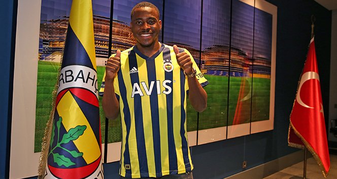 Fenerbahçe, Ocak 2021'de Bright Osayi-Samuel'e 500 bin euro bonservis ödemişti.