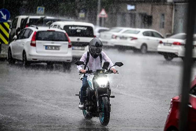 Bahar havası kısa sürdü, harita yeniden kırmızı! Meteoroloji’den 30 ile sağanak uyarısı