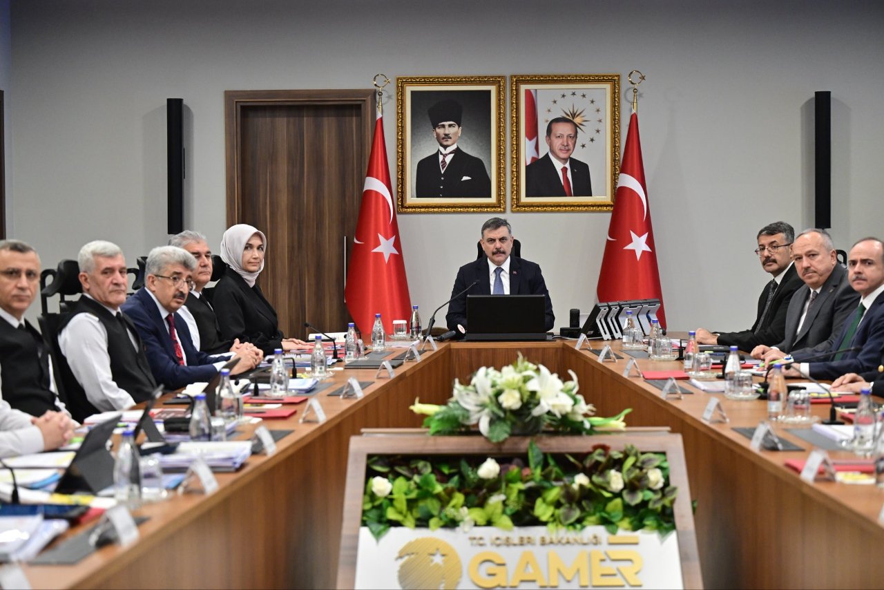 Bakan Çiftçi’den Emniyet’e yeni talimatlar! Okullarda güvenlik çemberi genişliyor
