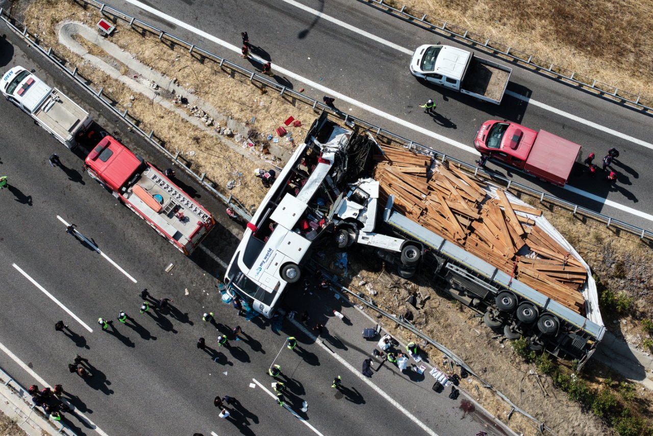 Bursa’nın acı günü: Otobüs faciasında hayatını kaybeden 11 kişiye veda