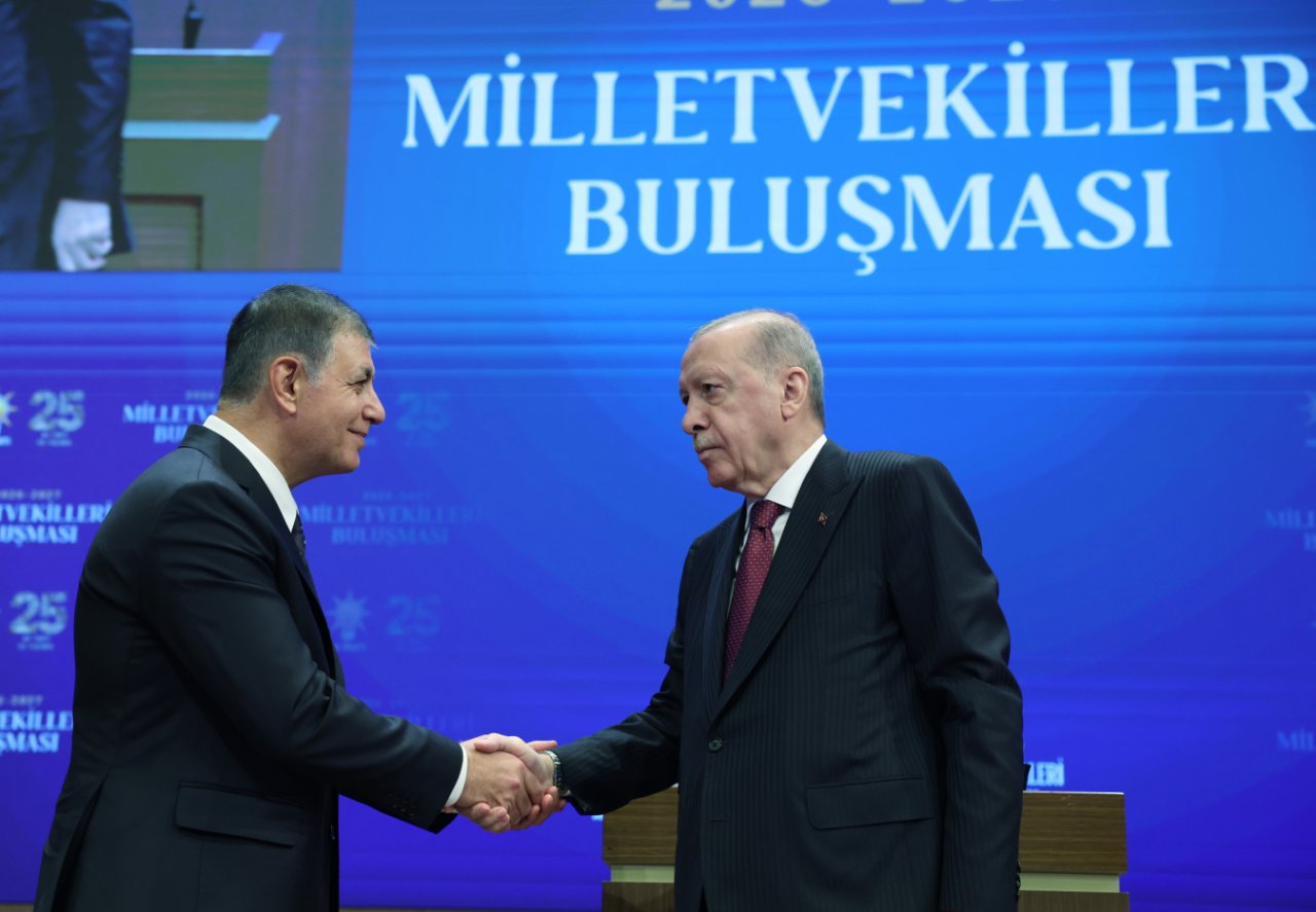 Tugay'ın rozetini Cumhurbaşkanı Erdoğan takmıştı