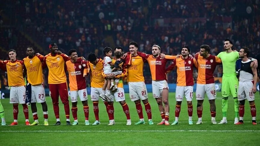 Galatasaray Barcelona maç kadrosu belli oldu! Kimler eksik, kimler cezalı ve sakat?