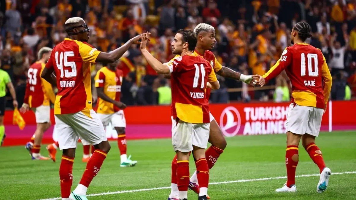 Galatasaray Barcelona maçı ne zaman hangi kanalda? UEFA Şampiyonlar Ligi şifresiz canlı yayın bilgileri