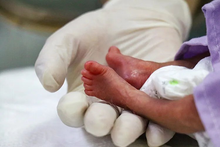 KKTC'de bir bebeğin öldüğü skandal! 'Alkollü mama' davası ertelendi