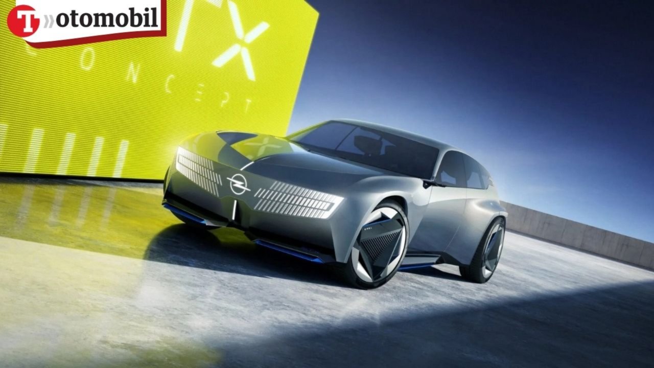 Opel station wagon segmentini bırakmıyor: Elektrikli STX Concept tanıtıldı