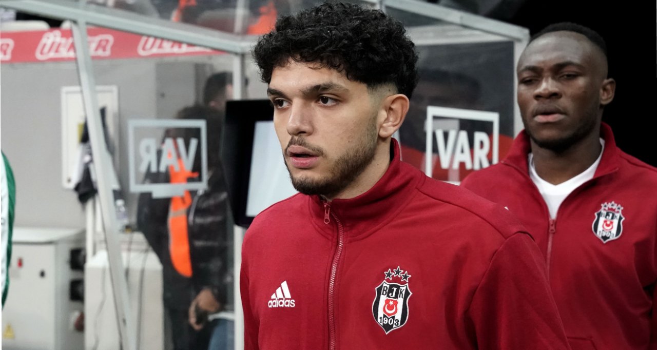 Emrecan Terzi, Beşiktaş formasını Süper Lig’de ilk defa Socak 2024'te Kasımpaşa maçında sırtına geçirdi.