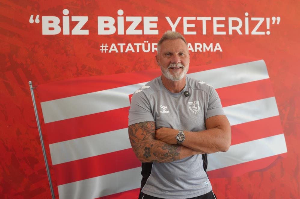 Samsunspor Kulübü Başkan Vekili Veysel Bilen, Fink ile karşılıklı anlaşarak yollarını ayırdıklarını söyledi.