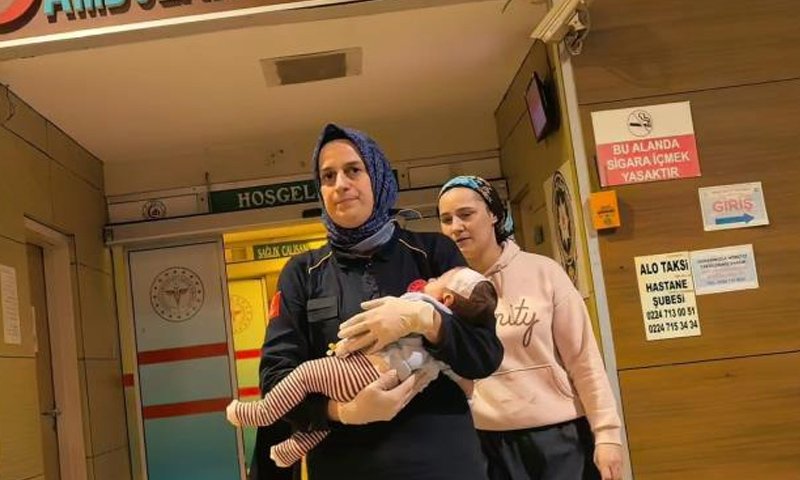 Annenin gördüğü manzara şoke etti! 2 aylık bebeğini kanlar içinde buldu