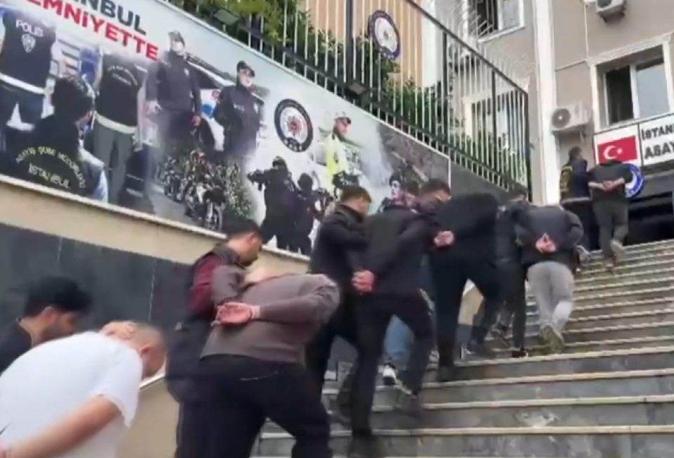 ‘Change oto' ile 120 milyon liralık vurgun! Çaldıkları araçların resimlerini duvara yapıştırdılar