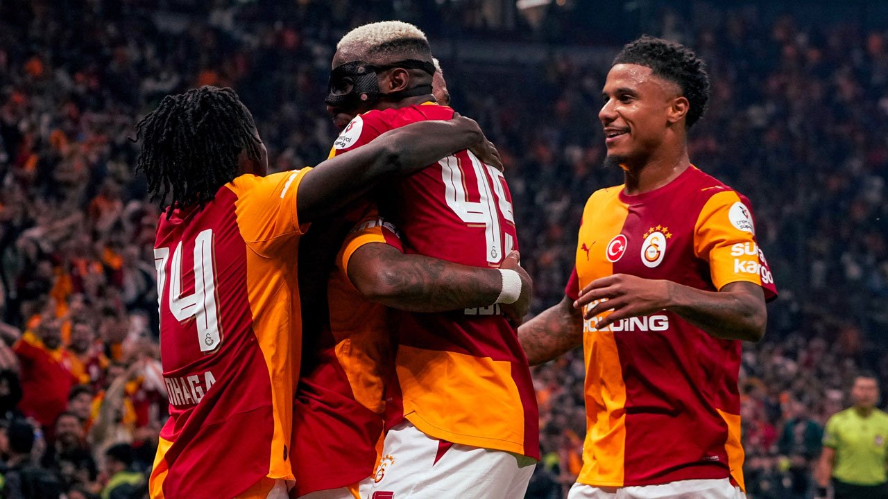 Galatasaray'ın Barcelona maçı 11'i belli oldu: Buruk'tan Osimhen kararı