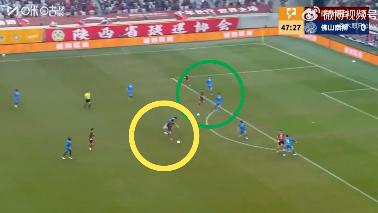İzleyenler neye uğradığını şaşırdı! Maçta aynı anda iki gol atıldı