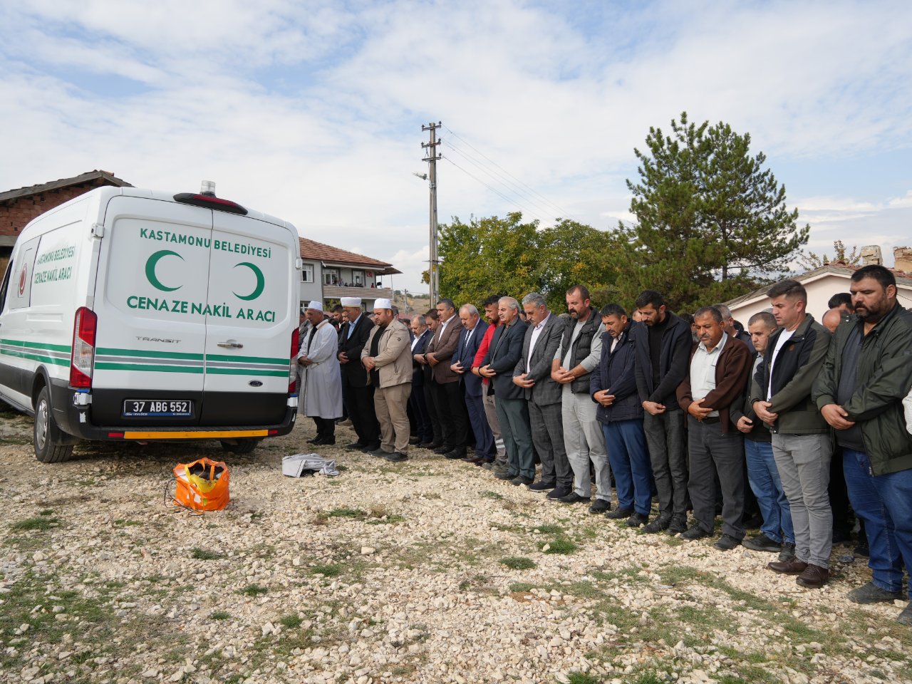 Pancar tarlasında kanlı hesaplaşma: Öldürülen 4 kişi yan yana toprağa verildi! Yürek yakan detay...
