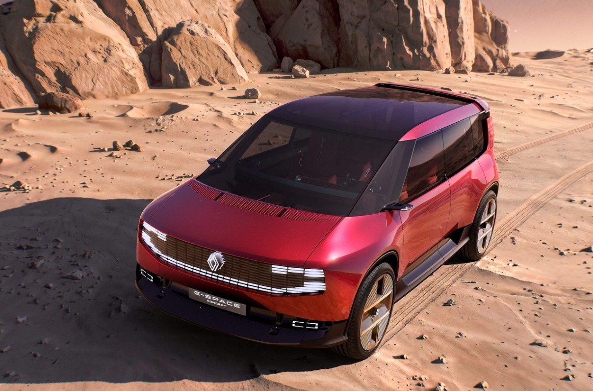 Renault E-Space Concept tanıtıldı: 113 cm ekran Scenic ve Rafale’ye de geliyor