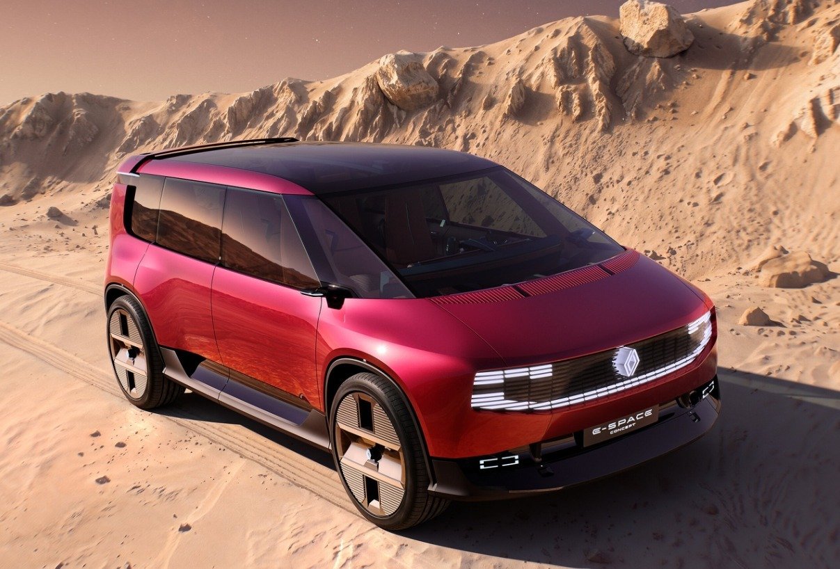 Renault E-Space Concept tanıtıldı: 113 cm ekran Scenic ve Rafale’ye de geliyor