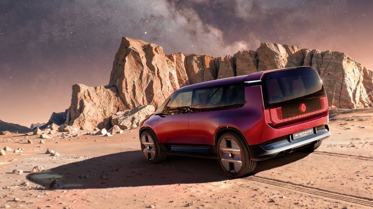 Renault E-Space Concept tanıtıldı: 113 cm ekran Scenic ve Rafale’ye de geliyor