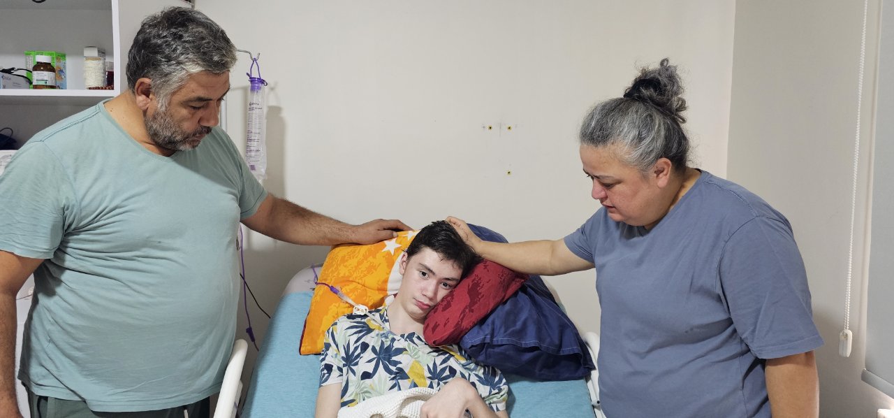 Sınıf arkadaşı 15 yaşındaki Murat’ı yatağa mahkum etti! Gözü yaşlı anne en ağır cezayı istedi: Canlı bir cenazeye bakıyorum