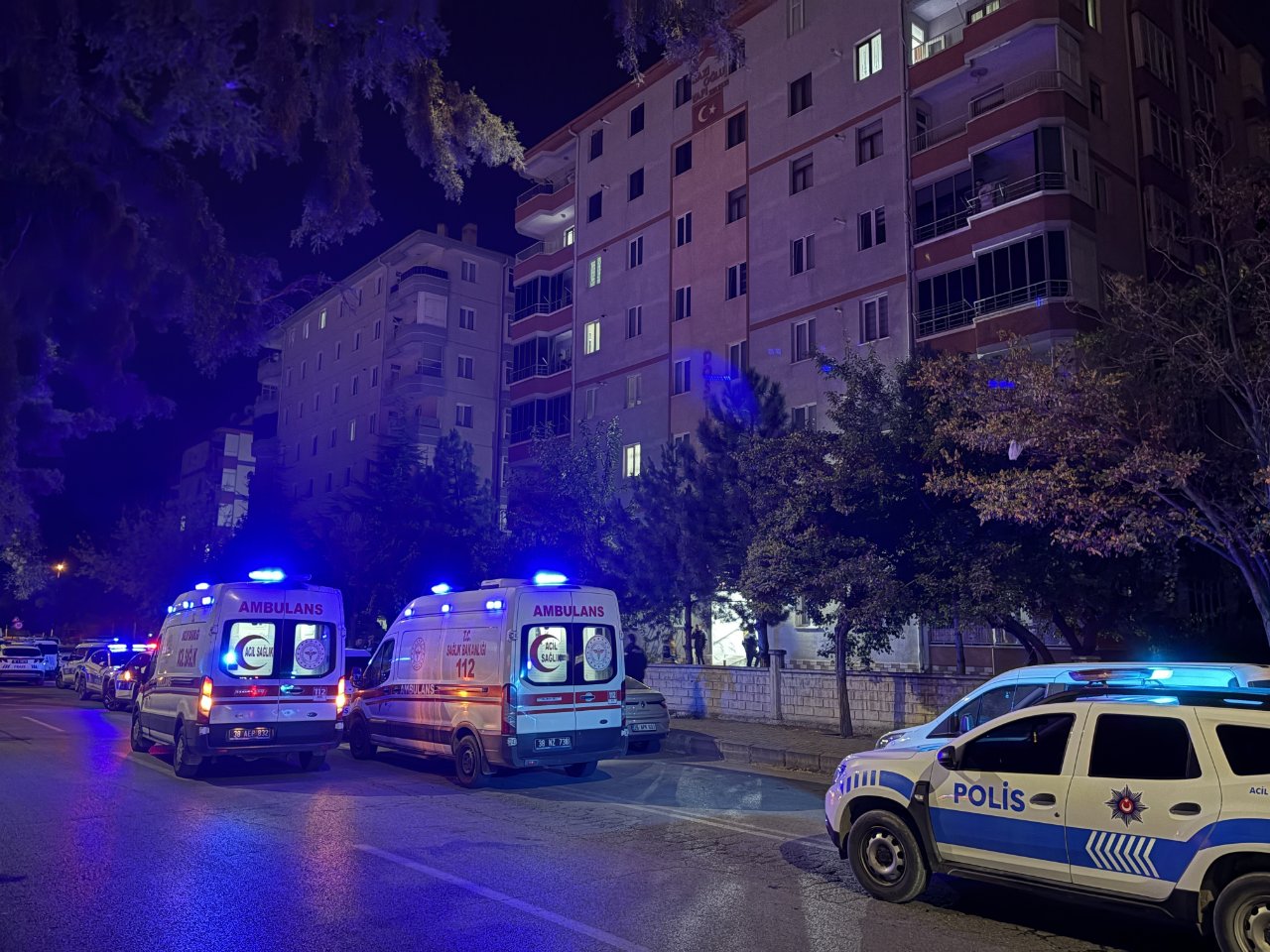 Babasının cansız bedeniyle 1 gün geçirdi! Cinayet videoyla ortaya çıktı
