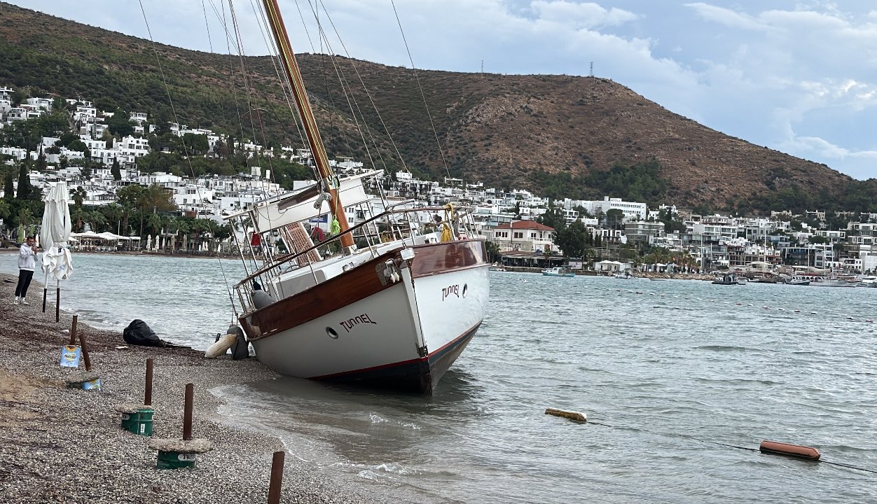 Değeri 2,5 milyon lira! Bodrum'da karaya oturdu