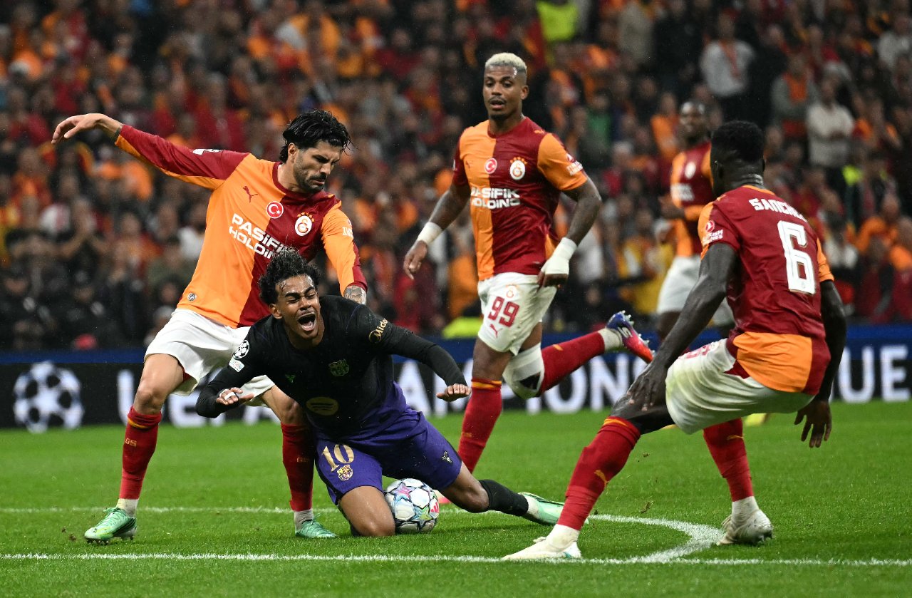 Galatasaray maçı İspanya'da manşetlerde: Barcelona, İstanbul'u ele geçirdi