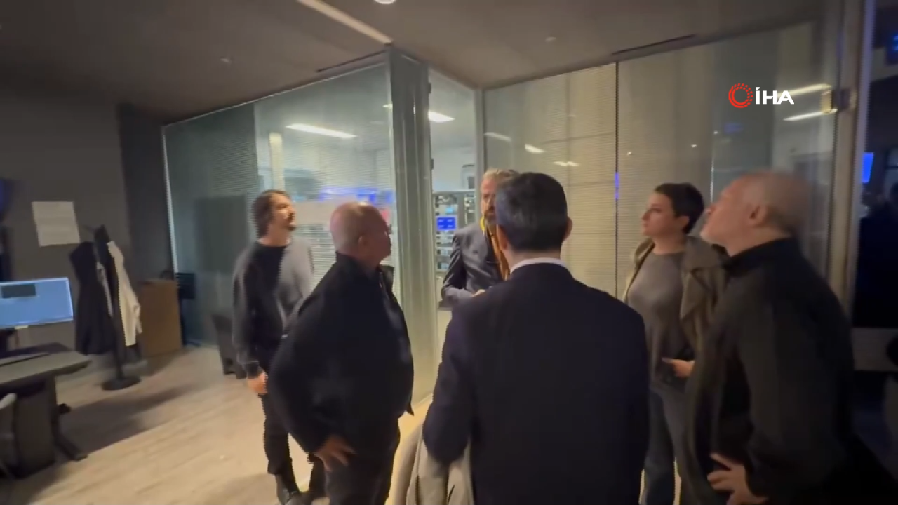 Halk TV'ye kayyım atandı, yayın durduruldu! Polis binada arama yaptı, çalışanlar içeri alınmadı