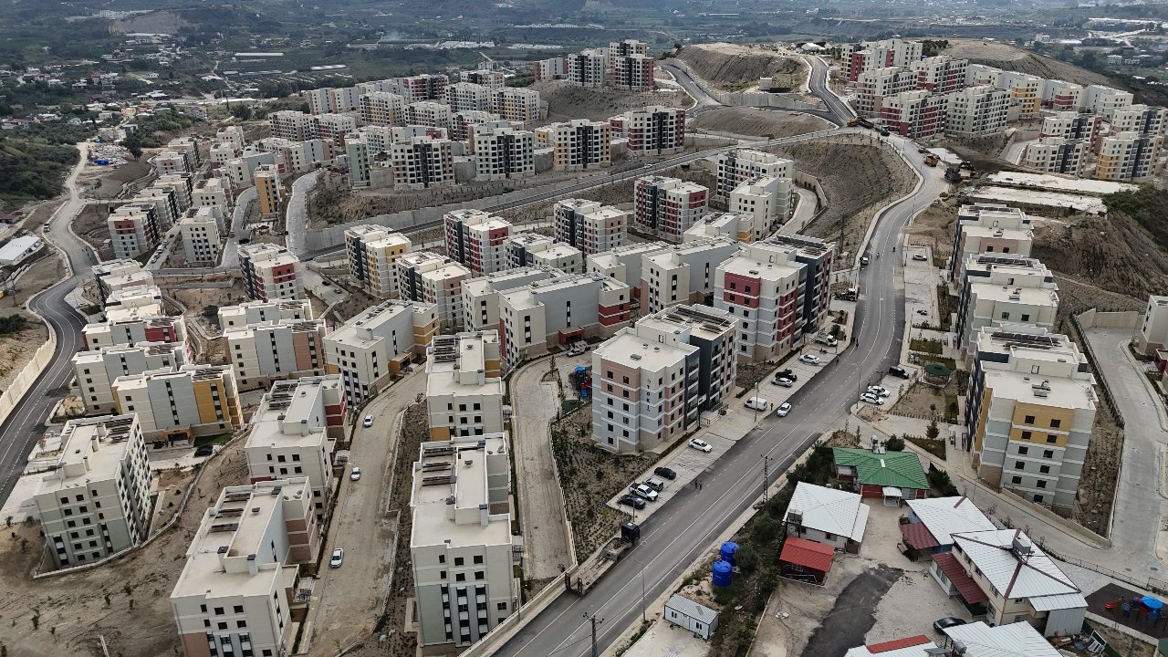Hatay'da deprem konutlarında kiralar 10 bin TL'den başlıyor
