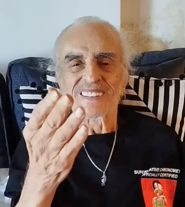 Hayatının son dönemini Bodrum’da geçiren Alpay, 2024’te katıldığı bir söyleşide müzikle geçen yıllarını ve sahne deneyimlerini anlatmış, yaşadığı sağlık sorunlarından da bahsetmişti.