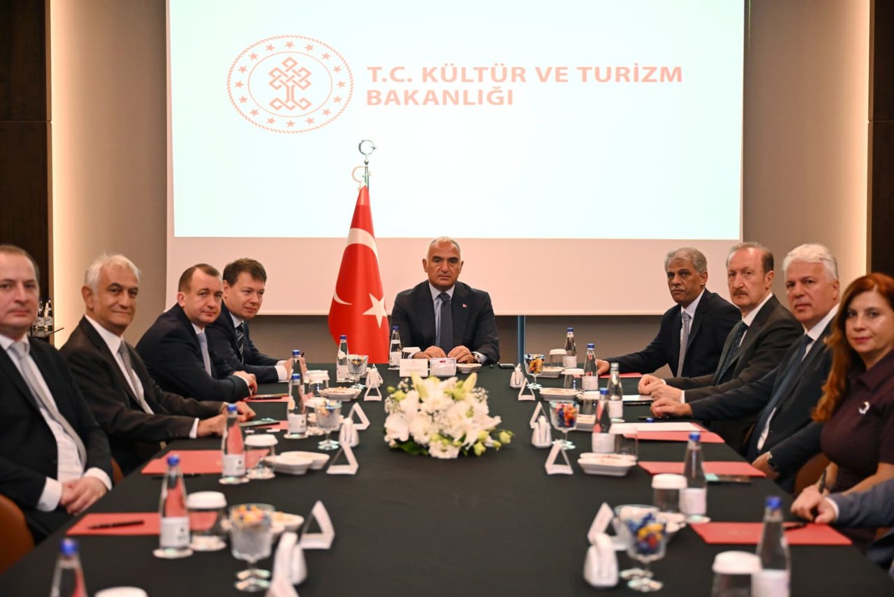Bakan Ersoy’dan Türkiye-Rusya hava köprüsünü güçlendirme hamlesi