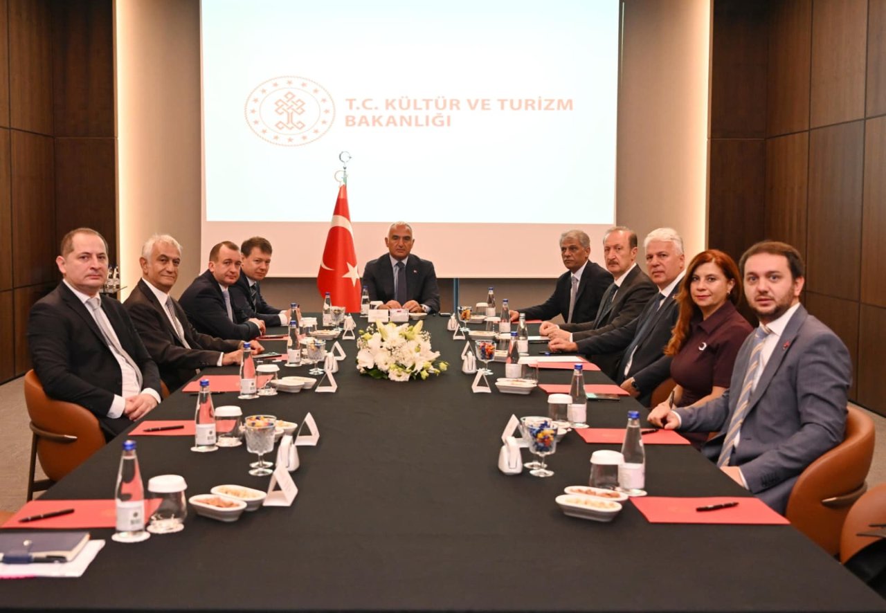 Bakan Ersoy’dan Türkiye-Rusya hava köprüsünü güçlendirme hamlesi
