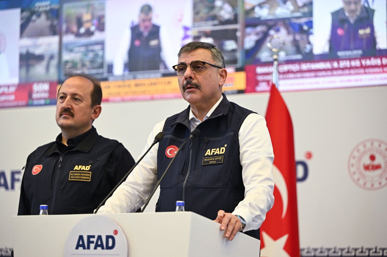 Bakan Gürlek'ten sağanak sonrası açıklama: Soruşturmalar başladı, varsa ihmaller tespit edilecek