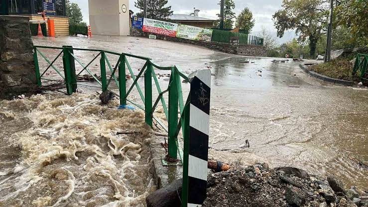 Bursada yarın okullar tatil mi, 16 Ekim Cuma günü eğitime ara verildi mi? Bursa Valiliği son dakika!