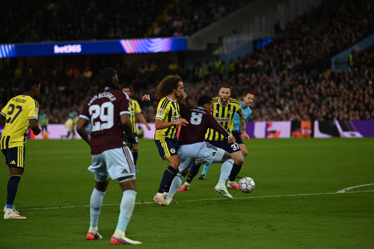 Fenerbahçe, Şampiyonlar Ligi'nde 2 maç sonunda 1 puanda kaldı:.