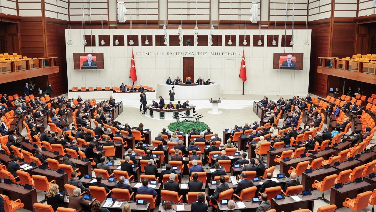 Fon kanun teklifi TBMM Plan ve Bütçe Komisyonunda kabul edildi: Fatura millete değil, sorumlulara ödetilecek