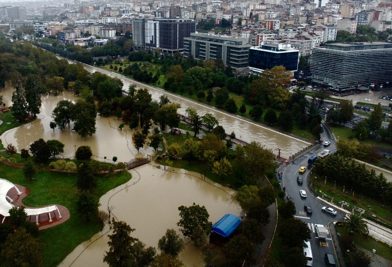 İstanbulda 16 Ekim cuma günü okullar tatil mi? Vali Davut Gül açıkladı!