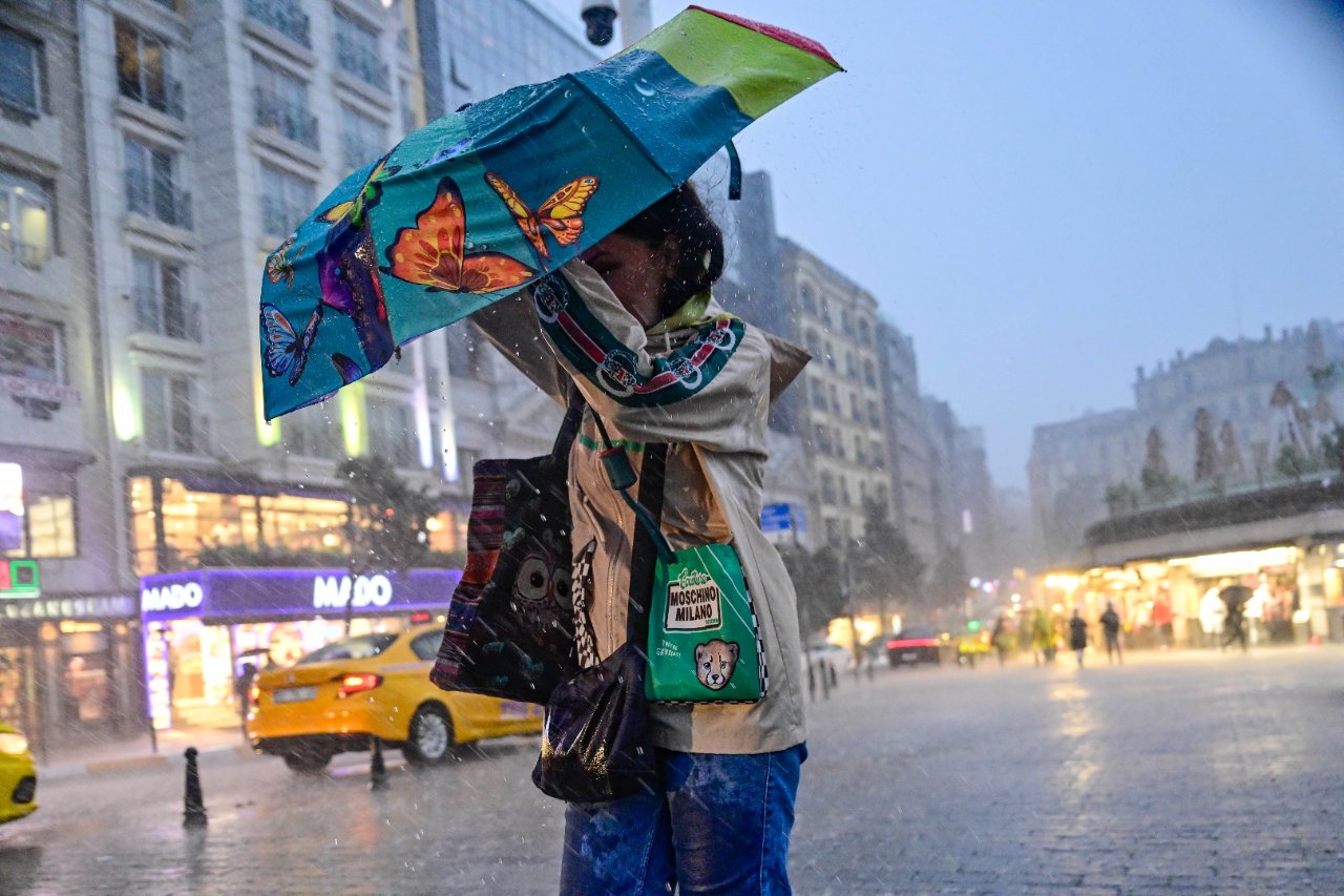 İstanbul’da ikinci yağış dalgası geliyor! Bu ilçeler risk altında