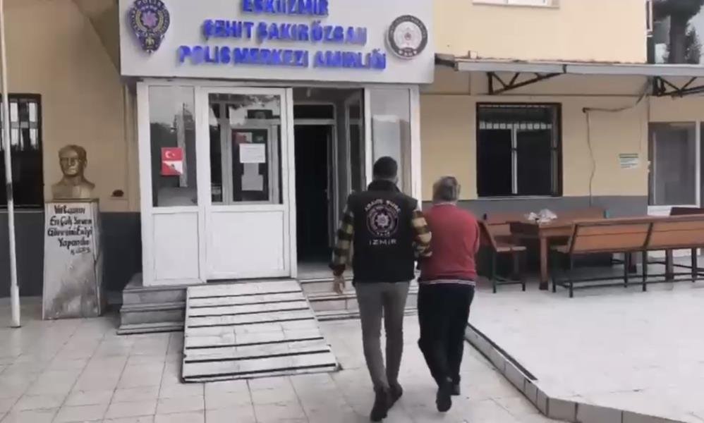 İzmir'de dev operasyon! 74 adrese baskın düzenlendi, 164 kişi yakalandı