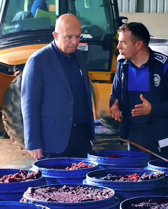 Vatandaşın ihbarıyla ortaya çıktı! Mide bulandıran şartlarda gıda üretimi