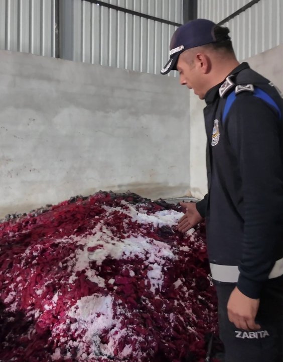 Vatandaşın ihbarıyla ortaya çıktı! Mide bulandıran şartlarda gıda üretimi