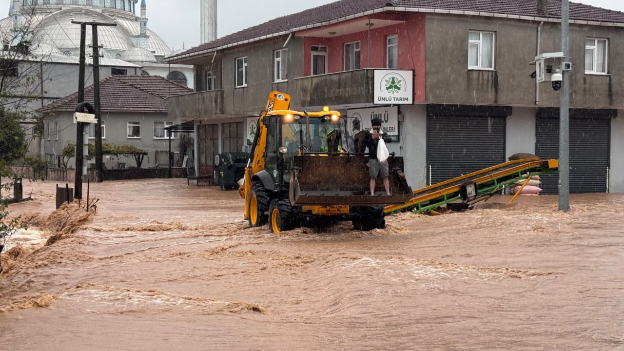 5 binden fazla ihbar, 1 kayıp! Kocaeli'de sağanak bilançosu açıklandı: Hastanede olan vatandaşımız yok 