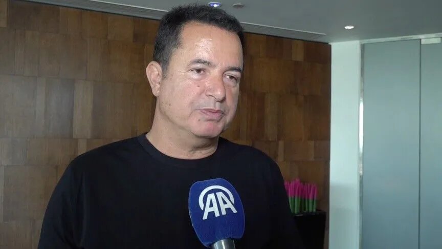 İngiliz kulübü Hull City'nin sahibi Acun Ilıcalı, Fenerbahçe'de bir yıl asbaşkanlık yaptı.