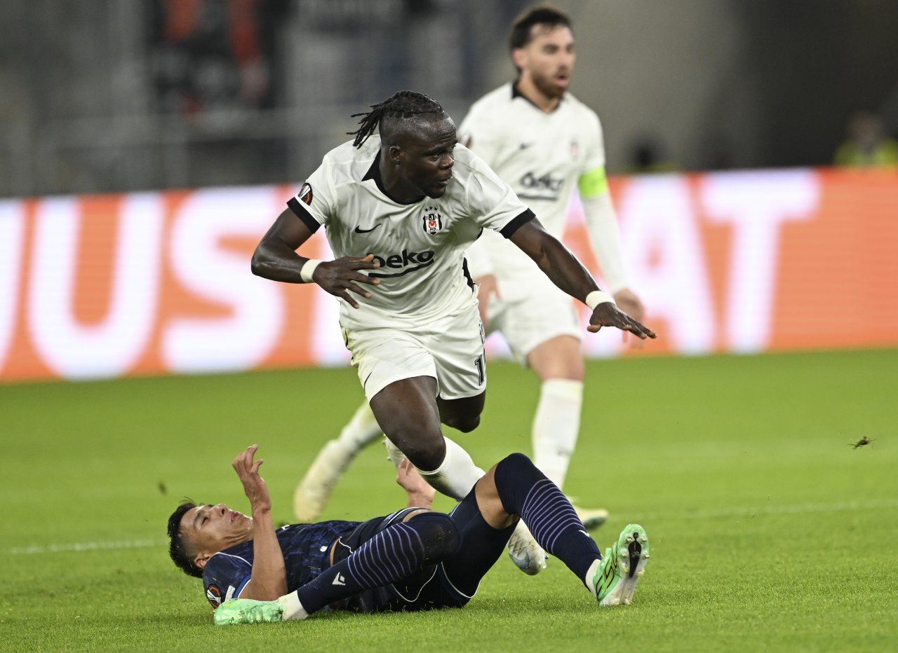 Beşiktaş, Şubat 2026'da Junior Olitan için Göztepe'ye 5 milyon euro bonservis ödedi.