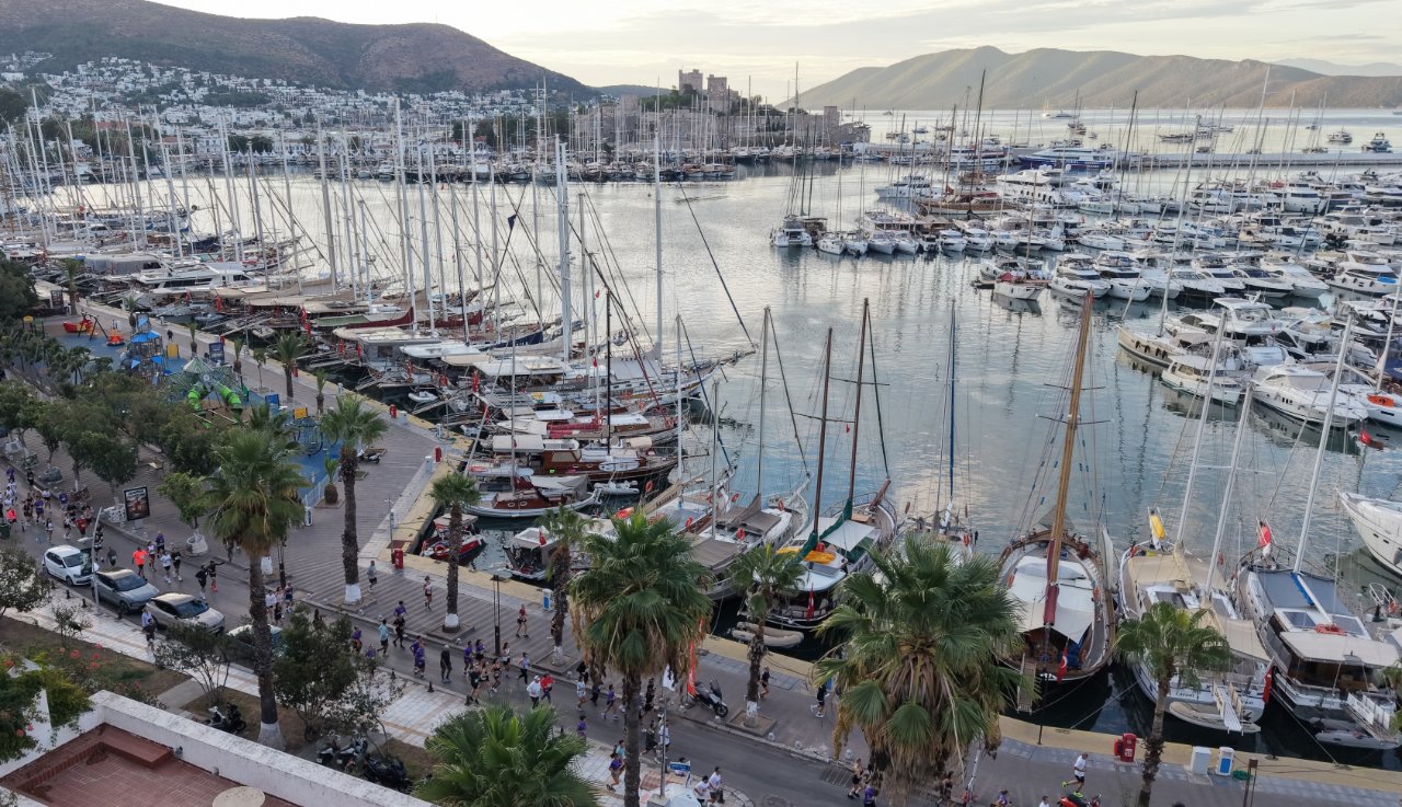 Boat Show kapılarını ziyaretçilere açtı... Gelecek yıl Cannes'ı geçeriz