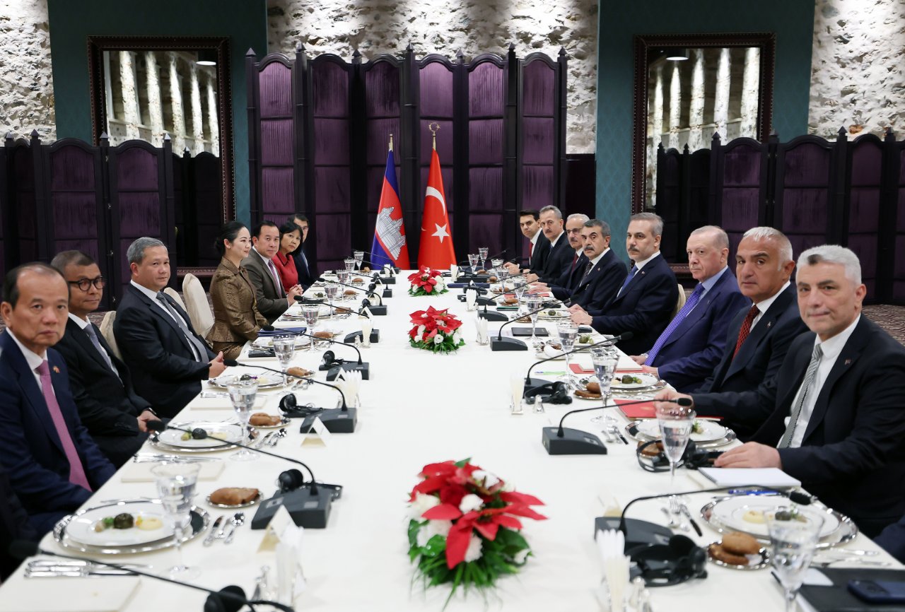 Cumhurbaşkanı Erdoğan’dan kritik görüşme! Türkiye ile Kamboçya arasında askeri anlaşma imzalandı
