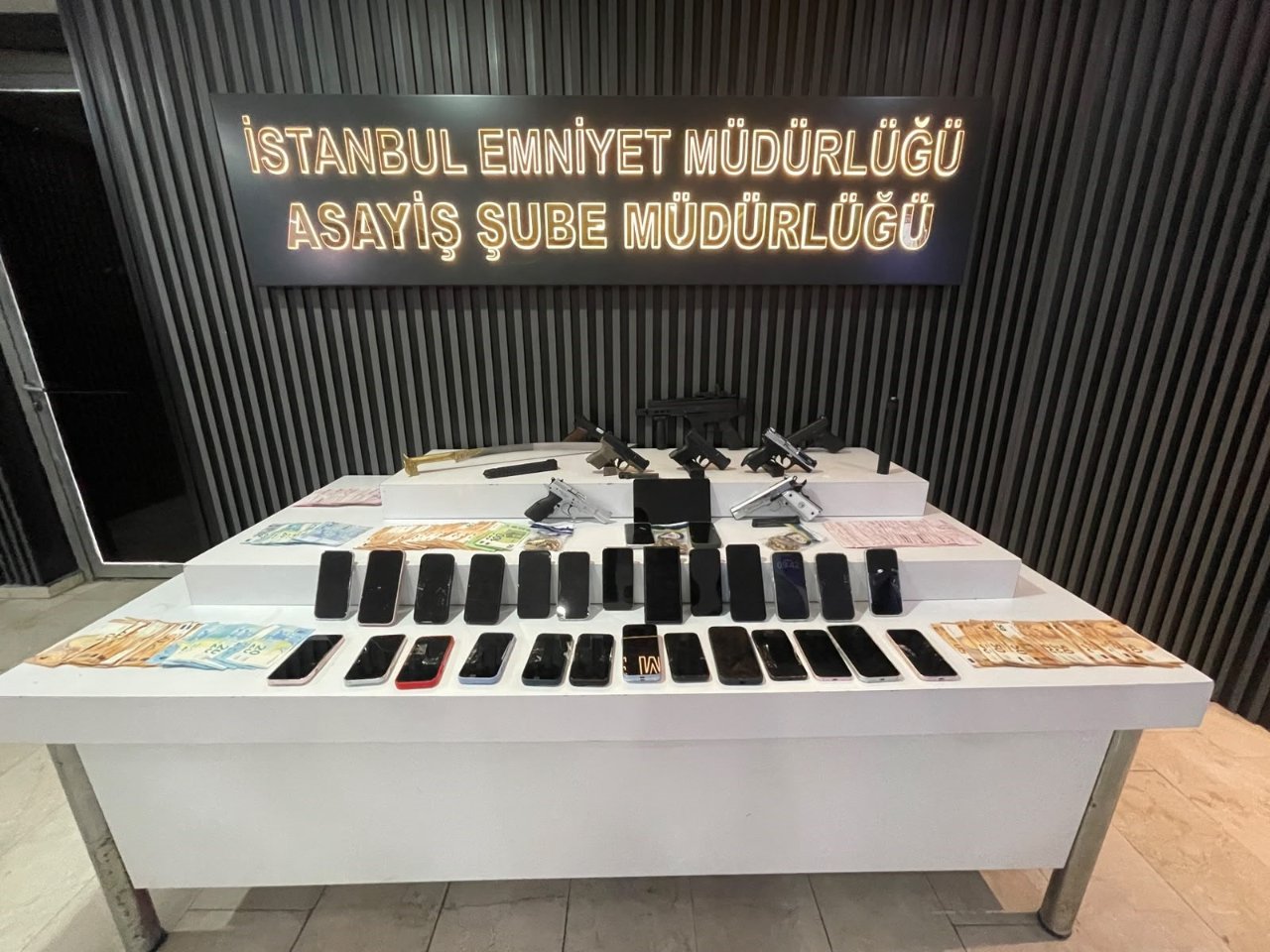 Estetik sevdası başını yaktı! Kırmızı bültenle aranan şahıs sahte kimlikle yakalandı