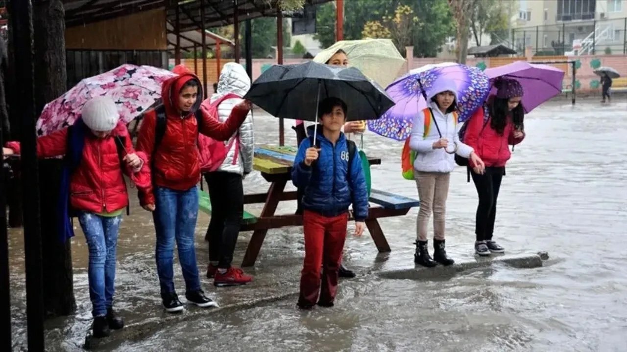 İstanbul, Kocaeli, Sakarya... Birçok kentte okullar tatil edildi