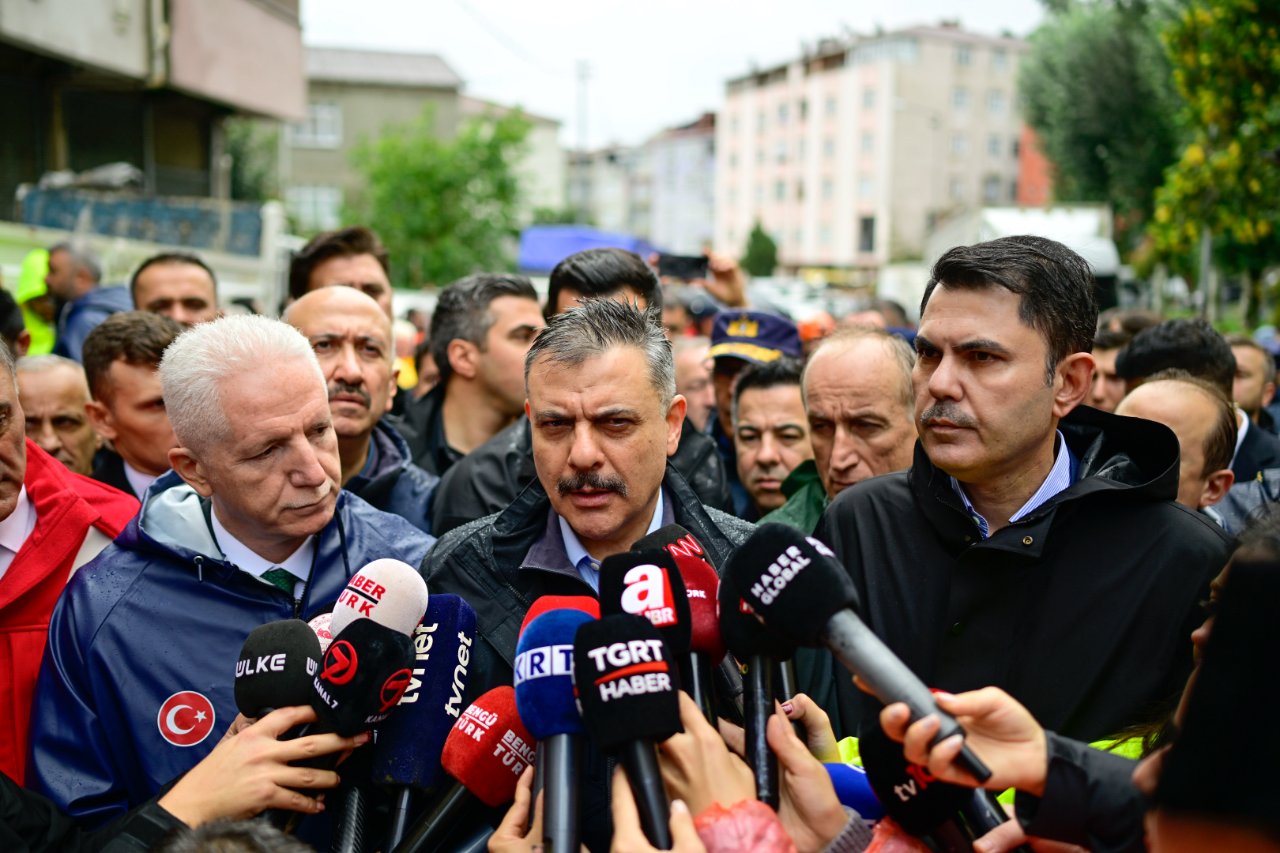 Kayıp 4 vatandaş aranıyor! İstanbul'daki sel felaketinde son durum netleşti