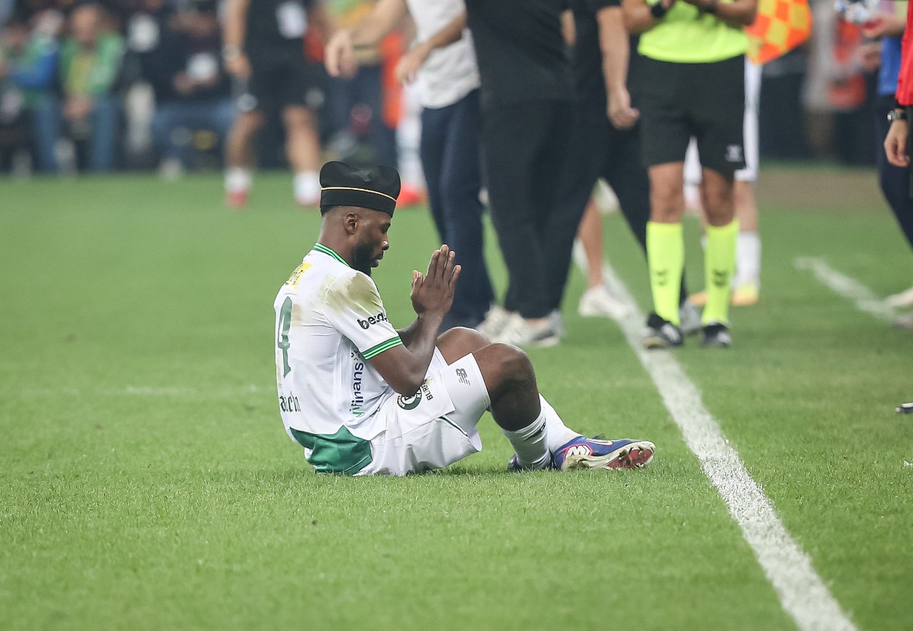 Trendyol 1'inci Lig'in 9'uncu haftasında Bursaspor, sahasında Mardin 1969'a 2-1 yenildi. Takımının tek gölünü atan Kelechi Iheanacho, hayatını kaybeden kulübün aşçıbaşı Ramazan Korkmaz'ın şapkasını taktı.