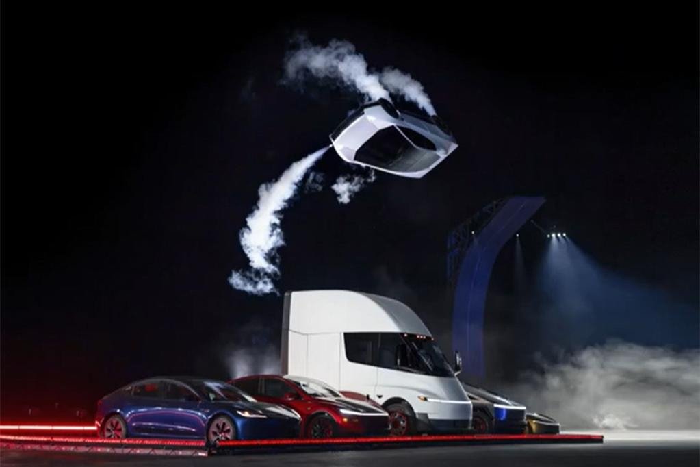 Teslanın uçan otomobili Roadster tanıtıldı! Havada takla attı, çıkış tarihi açıklandı