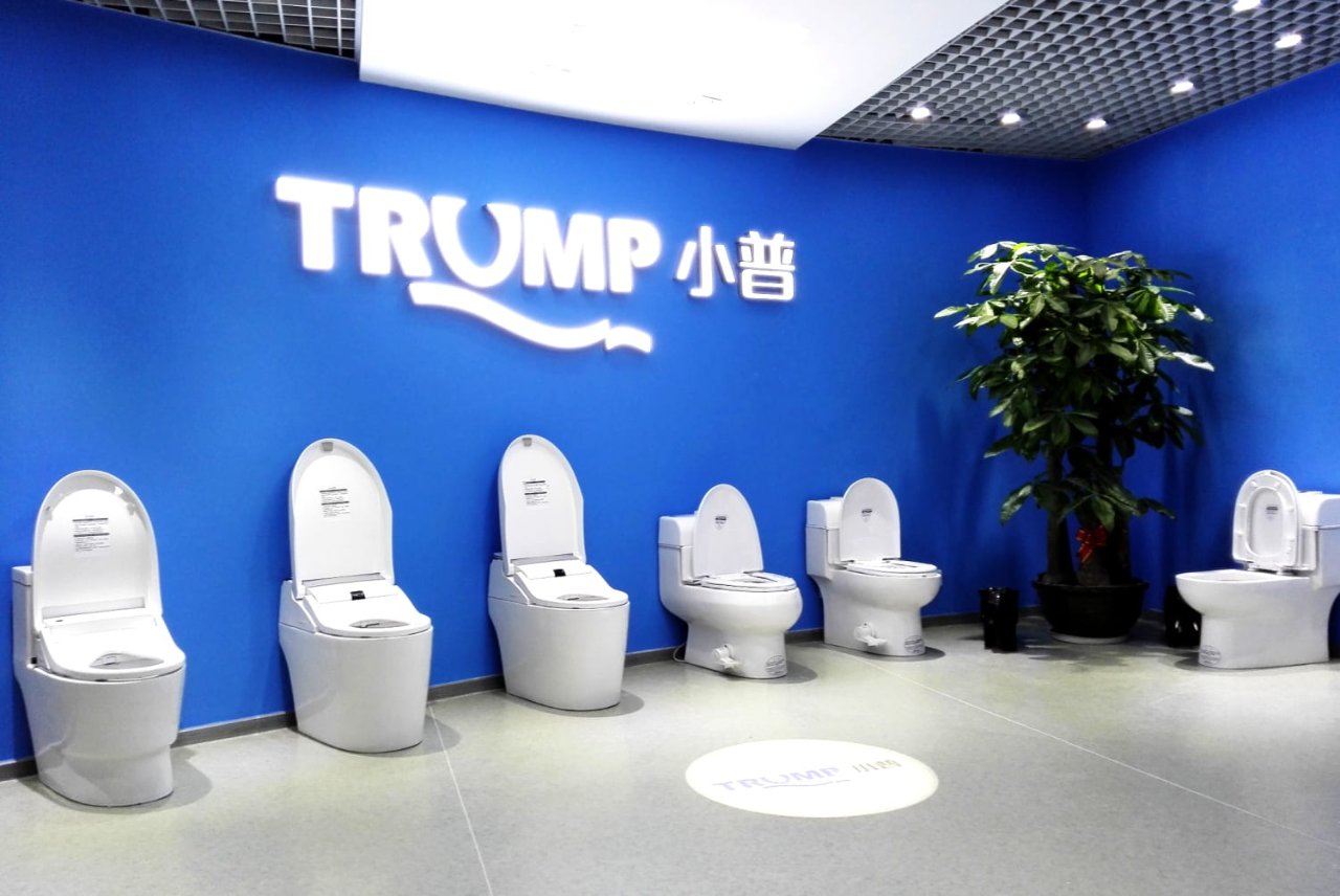 Trump'ın yeni sözcüsü Çin'le tuvalet restleşmesine girdi! Pekin'den olay cevap