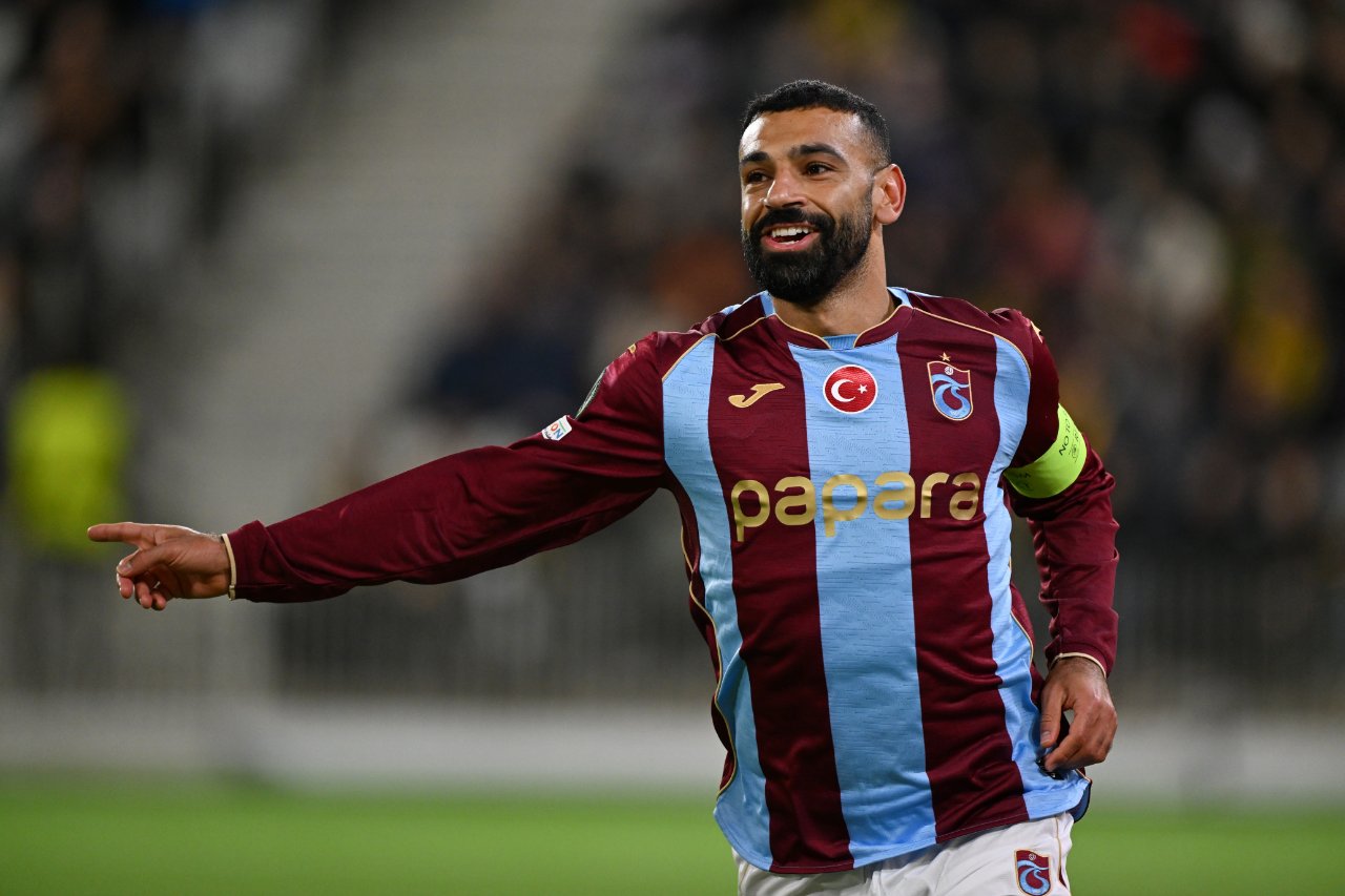 Mısırlı futbolcu, Ağustos 2026'da bordo-mavili kulüple 2 yıllık sözleşme imzaladı.